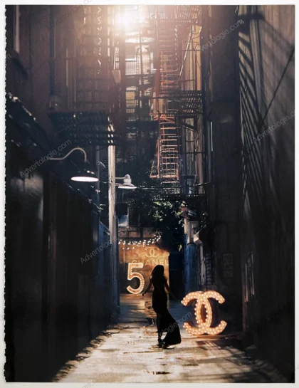 Chanel N°5 Perfume 2015 4-Page Magazine Insert Ad - Gisele Bundchen