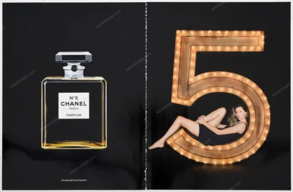 Chanel N°5 Perfume 2015 4-Page Magazine Insert Ad - Gisele Bundchen