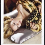 Louis Vuitton 2004 Print Ad - Scarlett Johansson