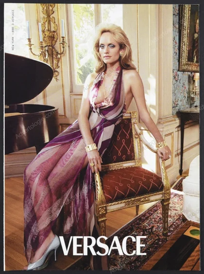 Versace 2000 5-Page Print Ad - Amber Valetta, Georgina Grenville