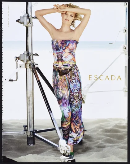 Escada 2010 Print Ad - Eva Herzigova, Peter Lindbergh